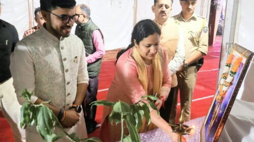 उपायुक्त सिरमौर ने राज्य स्तरीय यमुना शरद महोत्सव का विधिवत शुभारंभ किया
