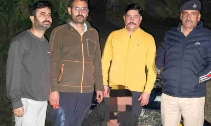 पच्छाद में पुलिस ने 9.82 ग्राम चिट्टे के साथ बाइक सवार युवक दबोचा