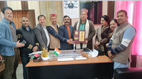 Sirmour : प्रशिक्षित कला स्नातक संघ सिरमौर ने उपनिदेशक स्कूल शिक्षा उच्चतर के समक्ष रखी मांगे..