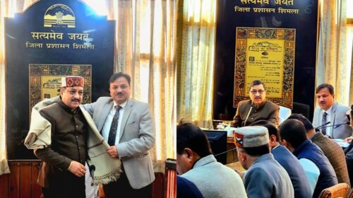 केंद्र की योजनाओं के क्रियान्वयन में लापरवाही बर्दाश्त नहीं : सांसद सुरेश कश्यप