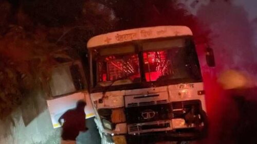 Sirmour: रूखड़ी के पास अनियंत्रित होकर पहाड़ी से भिड़ी बस, 30 से ज्यादा यात्री थे सवार