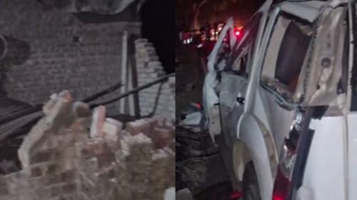 समूह में भीषण सड़क हादसा: घर में जा घुसी कार… मची चीख-पुकार