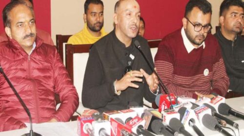 स्कूलों को CBSE में मर्ज करने का विरोध, कोर्ट जाने की तैयारी में शिक्षा बोर्ड कर्मचारी यूनियन