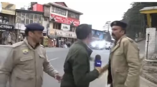 प्रेस की आज़ादी पर हमला: शिमला में वरिष्ठ पत्रकार को पुलिस ने रिपोर्टिंग से रोका..देखें वीडियो..