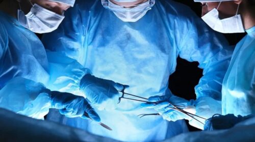 फतेहपुर के डॉक्टरों का कमाल: मरीज के कूल्हे से निकाला 1 किलो का ट्यूमर