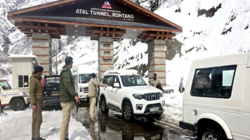 Himachal: भारी बर्फबारी में फंसे पर्यटकों के लिए मसीहा बना BRO, रैस्क्यू के बाद सिस्सू से मनाली लौटे सैंकड़ों वाहन