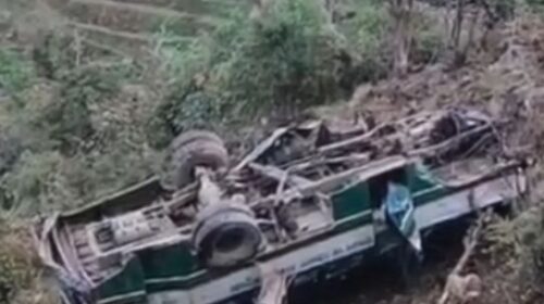 HRTC Bus Accident: गहरी खाई में गिरी एचआरटीसी बस, मची अफरा-तफरी
