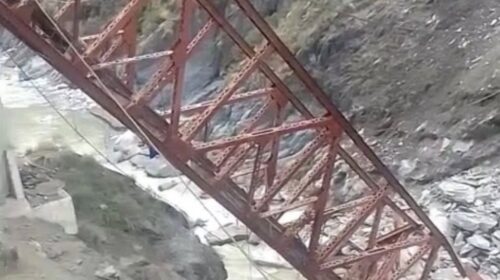 पहाड़ दरका, पुल बहा… चंबा में निर्माणाधीन सियुर पुल ढहा, रावी में समाया मलबा