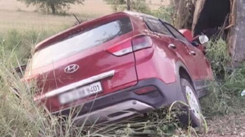 तेज रफ्तार कार पेड़ से टकराई, 2 बच्चों की मौत, 3 गंभीर घायल