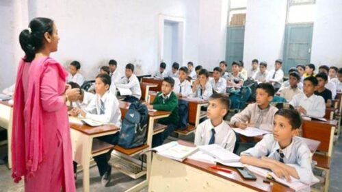 Himachal: सरकारी स्कूलों में CBSE के प्रति भारी उत्साह, मंडी जिले में 12 हजार से अधिक बच्चों ने लिया प्रवेश