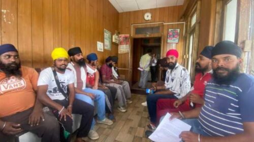 धार्मिक स्थल के पास नशे का कारोबार? गोविंदगढ़ के निवासियों ने डीसी को सौंपा ज्ञापन