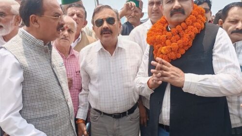 जिला परिषद के सतौन वार्ड नंम्बर 06 से कांग्रेस प्रत्याशी खतरी सिंह ठाकुर ने भरा नामांकन..