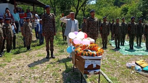हिमाचल के जवान अभिषेक को सैन्य सम्मान के साथ दी अंतिम विदाई, लोगों ने नम आंखों से दी श्रद्धांजलि