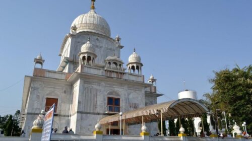 150 से अधिक निहंगों ने पांवटा साहिब गुरुद्वारे में डाला डेरा, गिरफ्तार साथियों की रिहाई पर अड़े