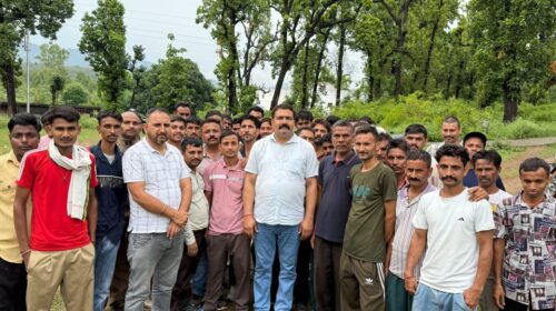 जिला परिषद सदस्य खत्री ठाकुर, मजदूर नेता प्रदीप चौहान व DSP मानवेंद्र ठाकुर की सूझबूझ से सुलझा थप्पड़ कांड..