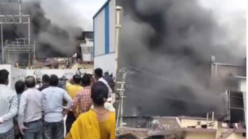 कालाअंब गत्ता फैक्ट्री में लगी भीषण आग, करोड़ों के नुकसान का अनुमान