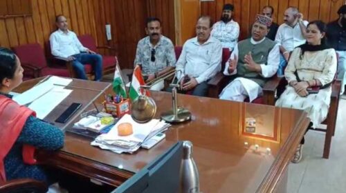 नाहन नगर परिषद में 3 महीने से अटका शपथ ग्रहण, डीसी से मिला बीजेपी का प्रतिनिधिमंडल