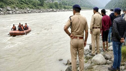हिमाचल में इंसानियत शर्मसार! पिता ने 6 साल के मासूम को उफनती नदी में फैंका, पुलिस तलाश में जुटी
