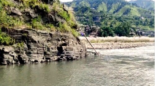 हिमाचल की पब्बर नदी में डूबे 2 स्कूली छात्र! प्रशासन ने NDRF के साथ छेड़ा सर्च अभियान