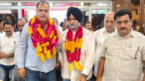 सिरमौर प्रभारी धरमिंदर धामी ने पांवटा कांग्रेस को पढ़ाया एकजुड़ता का पाठ, कार्यकर्ताओं की भीड़ देख हुए गदगद..