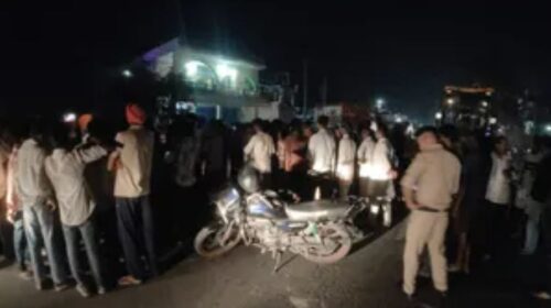 पांवटा साहिब में हाईवे पर जेसीबी मशीन ने बाइक सवार युवक को रौंदा, मौत पर लोगों का बवाल; चक्काजाम किया