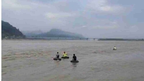 Paonta Sahib: यमुना पुल से व्यक्ति के नदी में कूदने की सूचना, सर्च ऑपरेशन जारी
