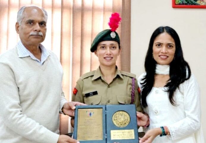 सिरमौर की बेटी का कमाल! माइनस तापमान में फतह की 18,370 फुट ऊंची चोटी