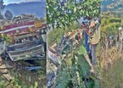 हिमाचल प्रदेश के रामपुर में HRTC बस खाई में गिरी, 20 साल के युवक की मौत, कई लोग घायल