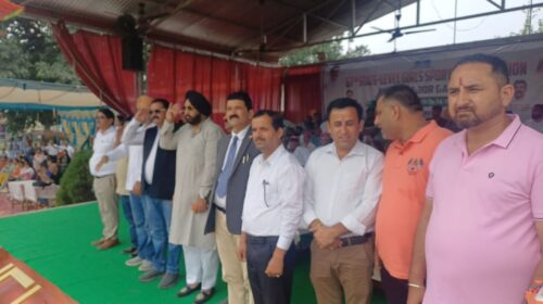 शहीद सोहन सिंह मेमोरियल राजकीय स्कूल मानपुर देवड़ा में 67वीं राज्य स्तरीय खेलकूद प्रतियोगिता का रंगारंग शुभारम्भ; पहाड़ी नाटी और भांगड़ा ने बांधा समां..